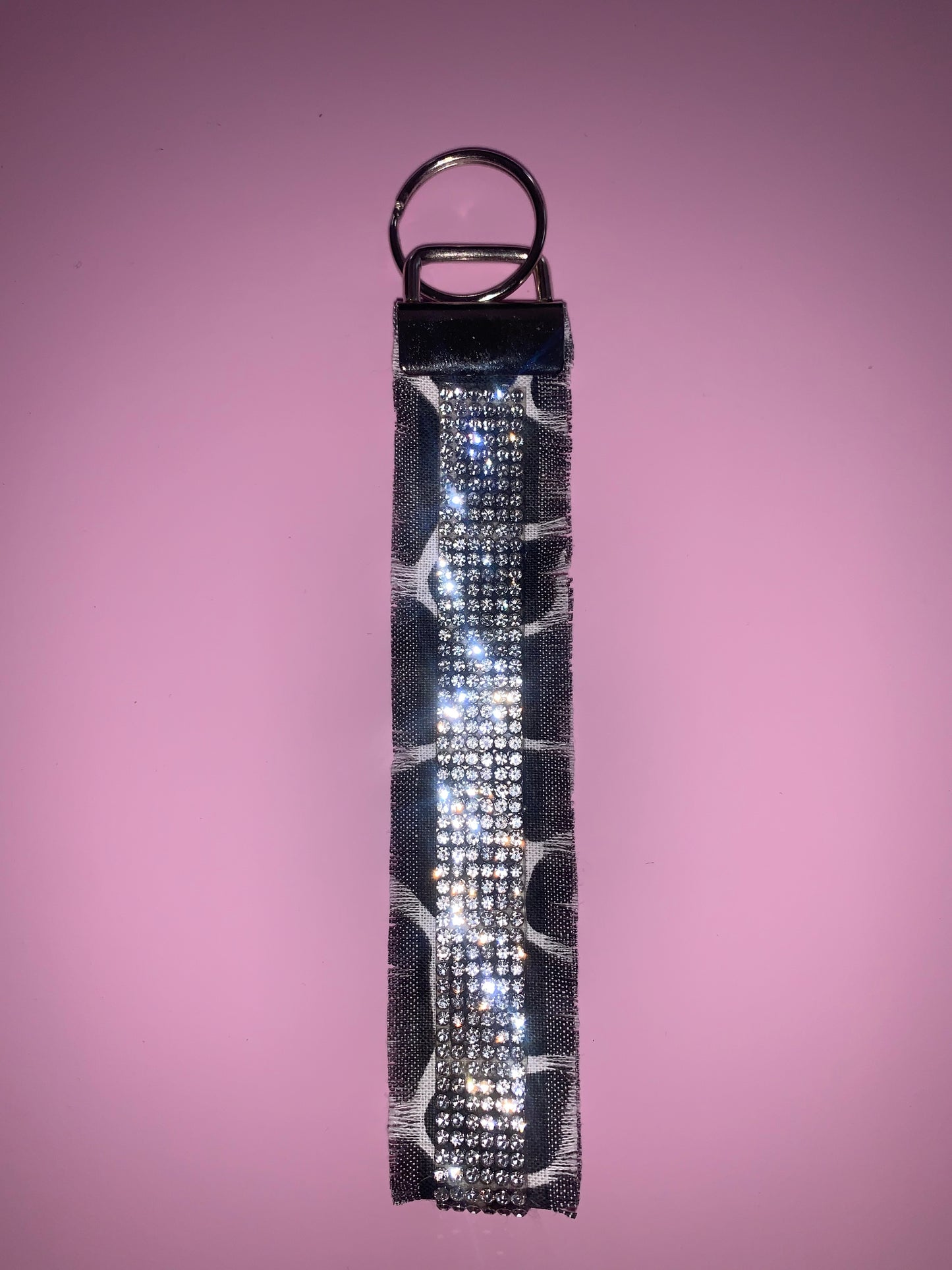 Giraffe Spots Wristlet Keychain (SLENDER VERSION) - Frazeshop