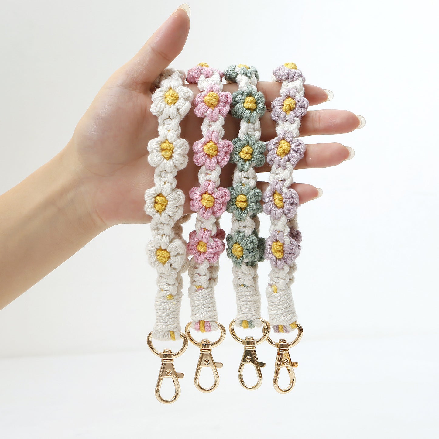 Hand-Woven Daisy Keychain - Frazeshop